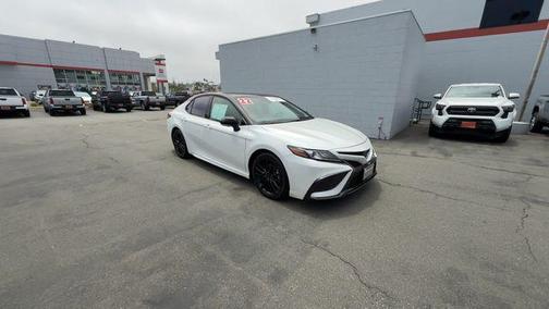 Wind Chill Pearl/Midnight Black Metallic 2022 Toyota Camry XSE