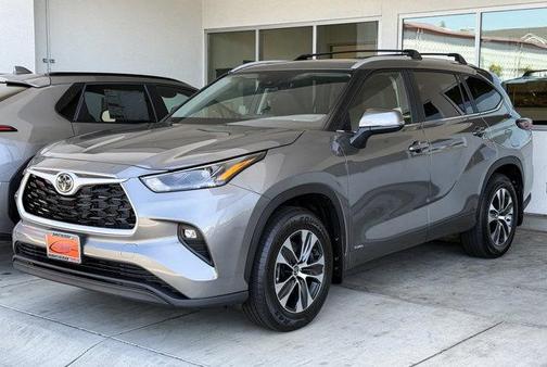 2025 Toyota Highlander Hybrid XLE