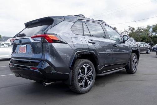 2025 Toyota RAV4 Hybrid SE