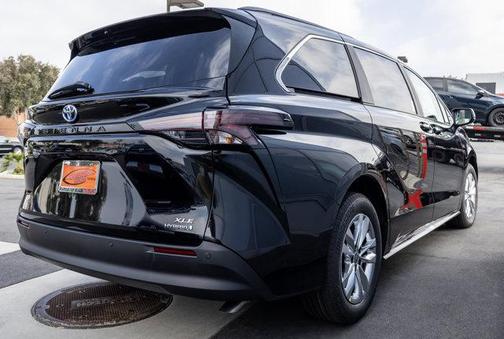 2025 Toyota Sienna XLE