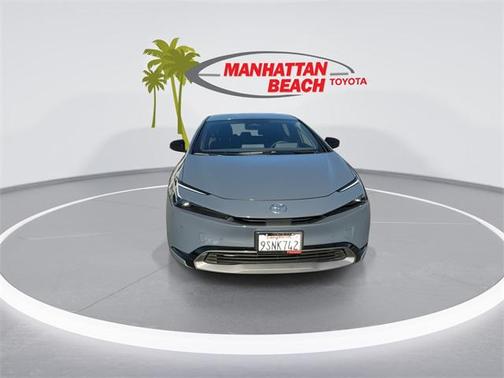 2025 Toyota Prius XLE