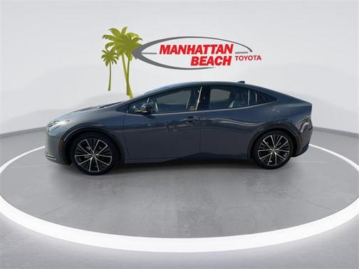 2025 Toyota Prius XLE