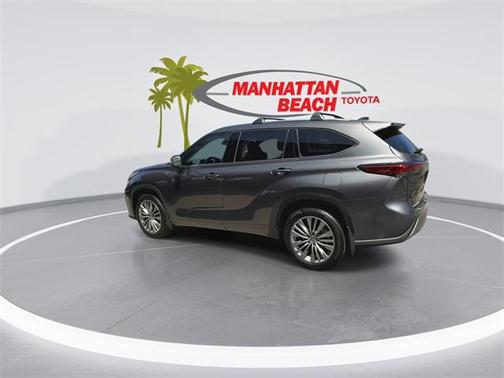 2022 Toyota Highlander Platinum
