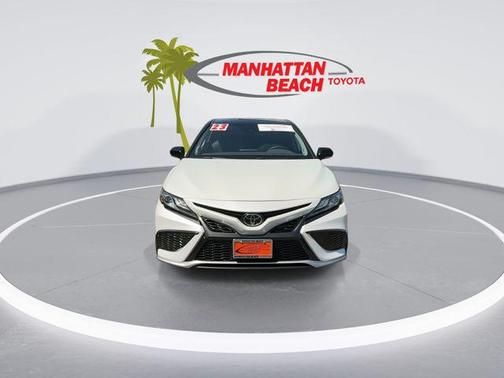 Wind Chill Pearl/Midnight Black Metallic 2023 Toyota Camry XSE