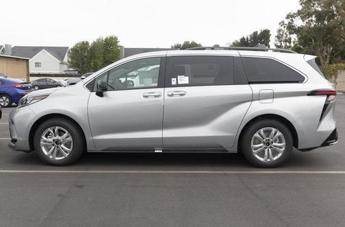 2026 Toyota Sienna XSE 7 Passenger