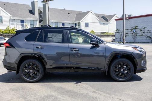 2025 Toyota RAV4 Hybrid SE