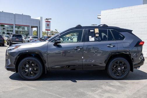 2025 Toyota RAV4 Hybrid SE