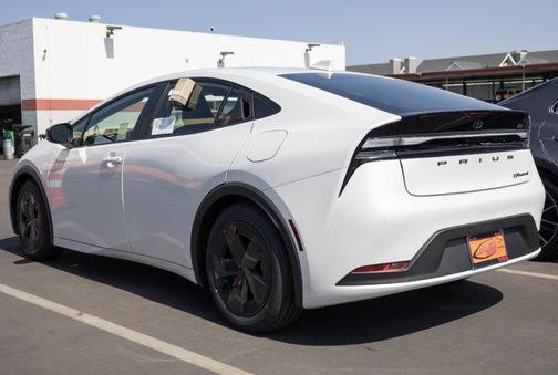2025 Toyota Prius L
