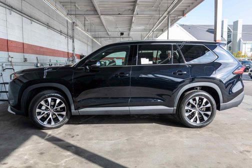 2026 Toyota Grand Highlander Hybrid Platinum MAX