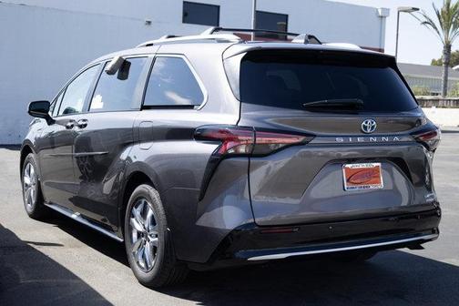 2025 Toyota Sienna Limited 7-Passenger