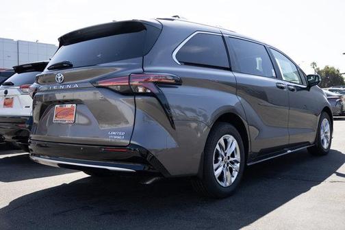 2025 Toyota Sienna Limited 7-Passenger