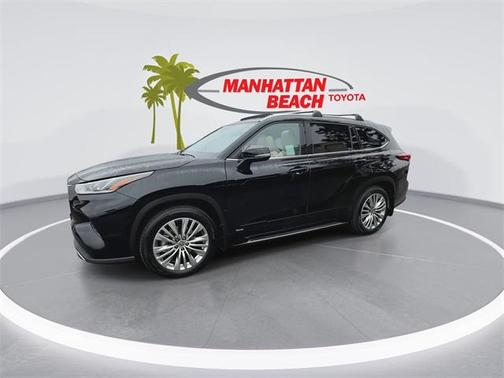 2022 Toyota Highlander Hybrid Platinum