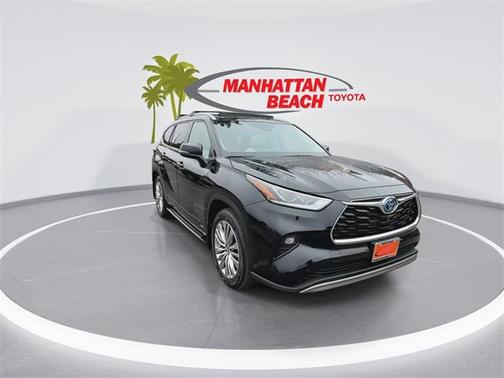 2022 Toyota Highlander Hybrid Platinum