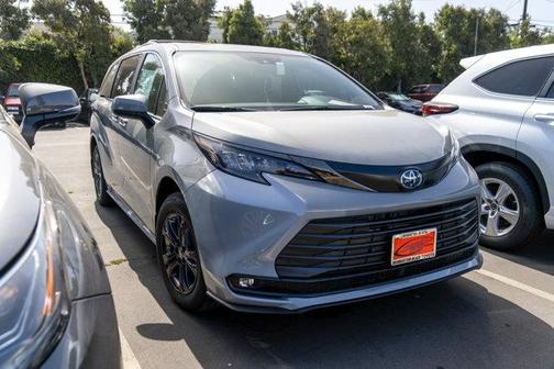 2025 Toyota Sienna Woodland Edition