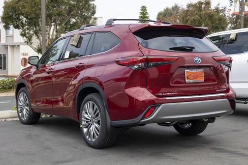 Ruby Flare Pearl 2026 Toyota Highlander Hybrid Platinum