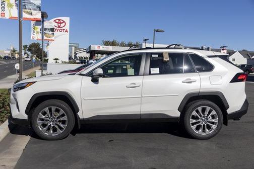 2025 Toyota RAV4 XLE Premium