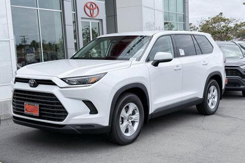 2025 Toyota Highlander LE