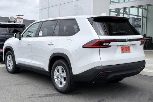2025 Toyota Highlander LE