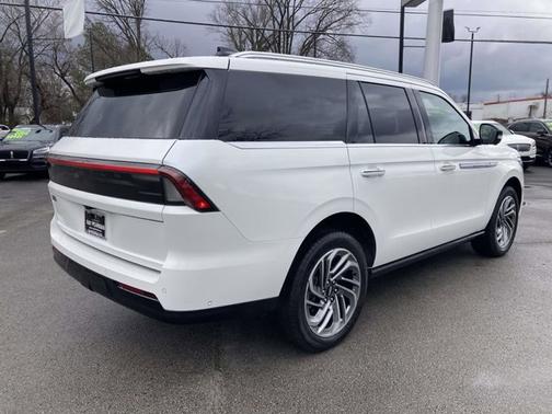 PRISTINE WHITE METALLIC 3C 2025 Lincoln Navigator RESERVE
