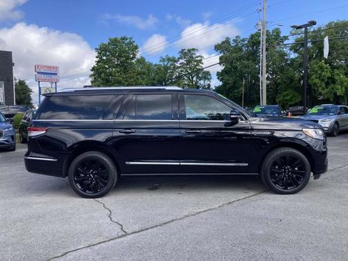 2023 Lincoln Navigator L RESERVE