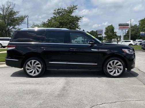 2024 Lincoln Navigator PREMIERE