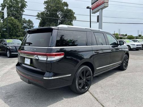 INFINITE BLACK 2023 Lincoln Navigator L RESERVE