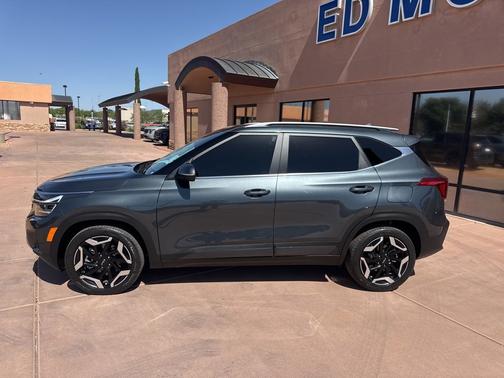Gray 2024 Kia Seltos SX