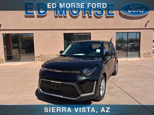 Fusion Black 2025 Kia Soul LX
