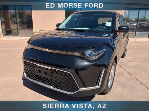 Fusion Black 2025 Kia Soul LX