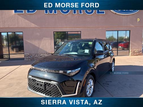 Fusion Black 2025 Kia Soul LX