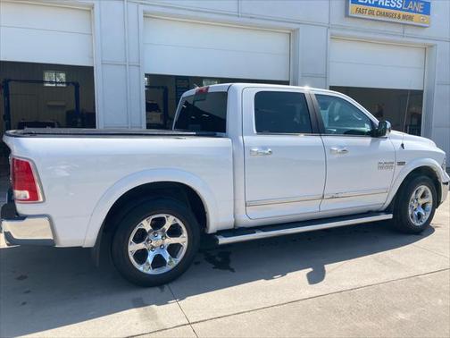 2017 RAM 1500 Laramie Crew Cab 4x4 57' Box