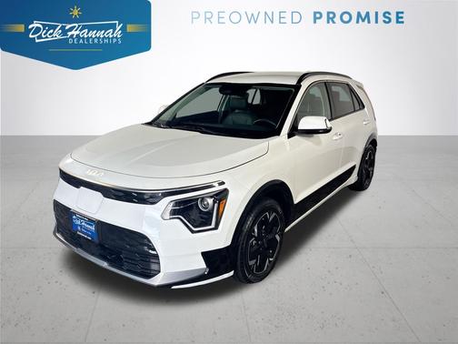Snow White Pearl 2023 Kia Niro EV Wind SUV