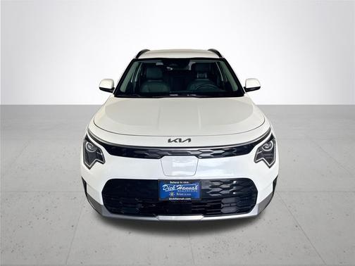 Snow White Pearl 2023 Kia Niro EV Wind