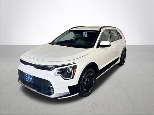 Snow White Pearl 2023 Kia Niro EV Wind