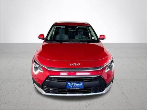 2023 Kia Niro LX