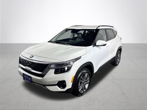Snow White Pearl 2021 Kia Seltos S