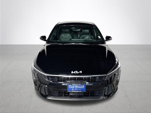 Aurora Black Pearl 2025 Kia K4 GT-Line