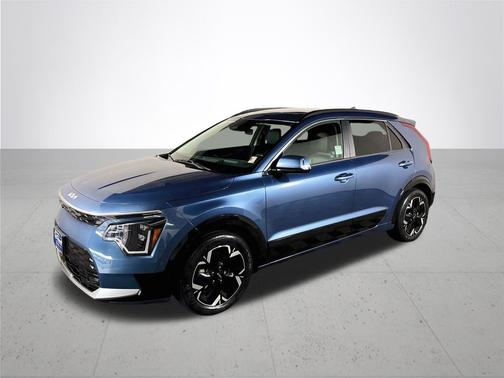 Mineral Blue 2023 Kia Niro EV Wave