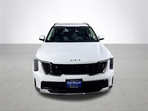 White Pearl 2024 Kia Sorento S