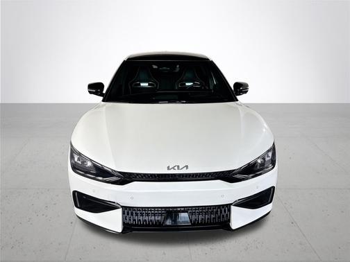 Snow White Pearl 2024 Kia EV6 GT