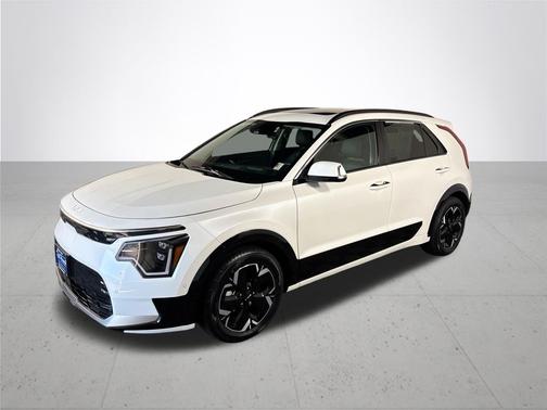 Snow White Pearl 2023 Kia Niro EV Wave