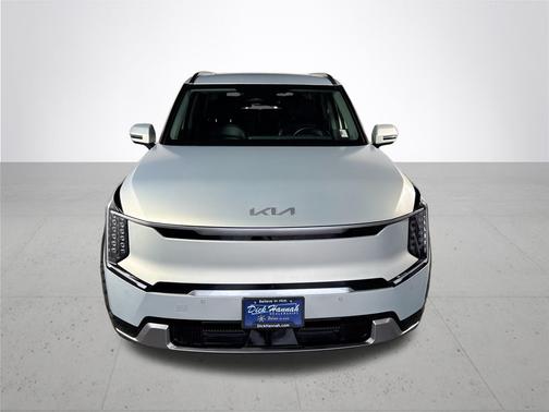 Ivory 2024 Kia EV9 Land