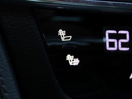 Photo 5 of 29 of 2017 Cadillac CT6 3.6L Standard