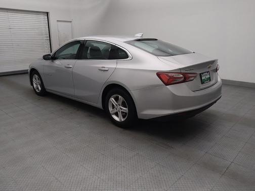 Silver Ice Metallic 2022 Chevrolet Malibu FWD LT