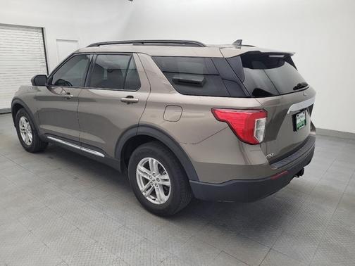 Stone Gray Metallic 2021 Ford Explorer XLT