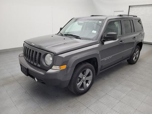 Granite Crystal Metallic Clearcoat 2015 Jeep Patriot High Altitude Edition