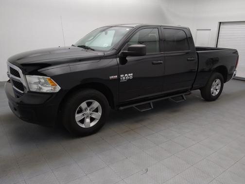 2019 RAM 1500 SLT