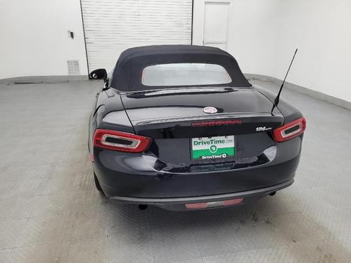 2017 FIAT 124 Spider Base