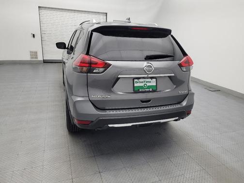 Gun Metallic 2018 Nissan Rogue SV