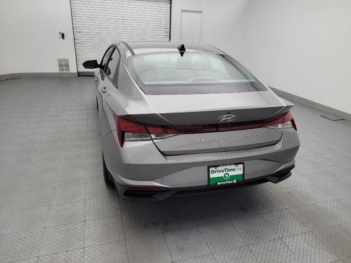 Fluid Metal 2023 Hyundai ELANTRA SEL